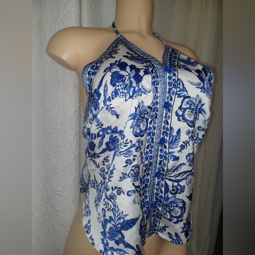 Women Size L Blue and White Floral Halter Top it is not a brand - Picture 8 of 10